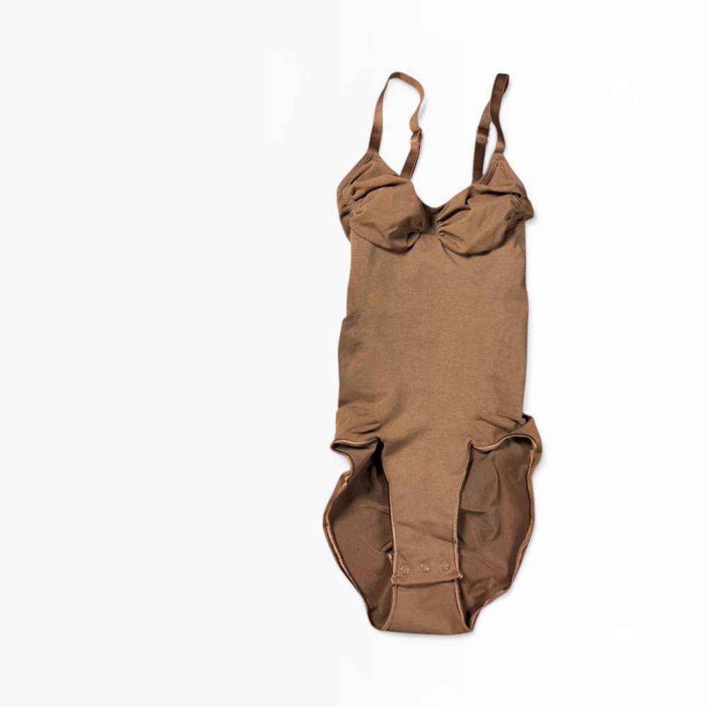 SKIMS Camel/Tan Spaghetti Strap Body Suit Size Small
